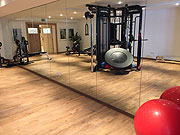 gut ausgestatteter Finess-Bereich (&copy;Foto: Martin Schmitz)